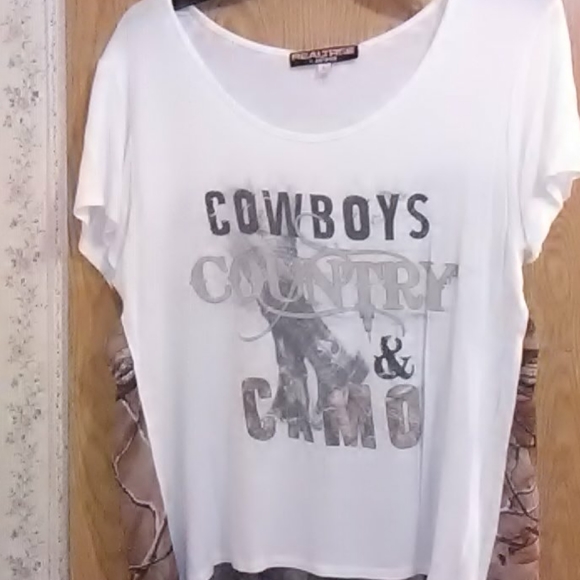 Ladies by :just ginger RealTree shirt - Picture 4 of 4